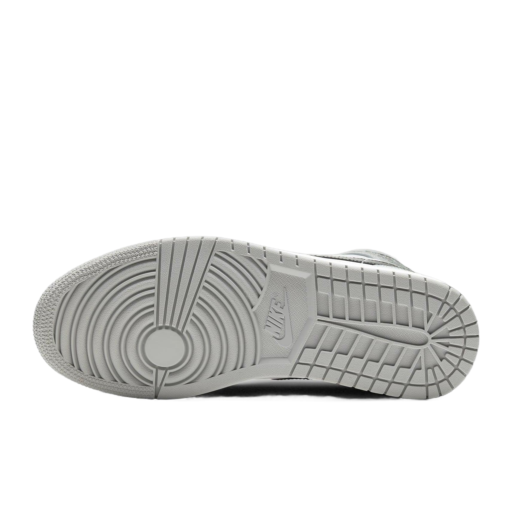 Air Jordan 1 Mid Light Smoke Grey