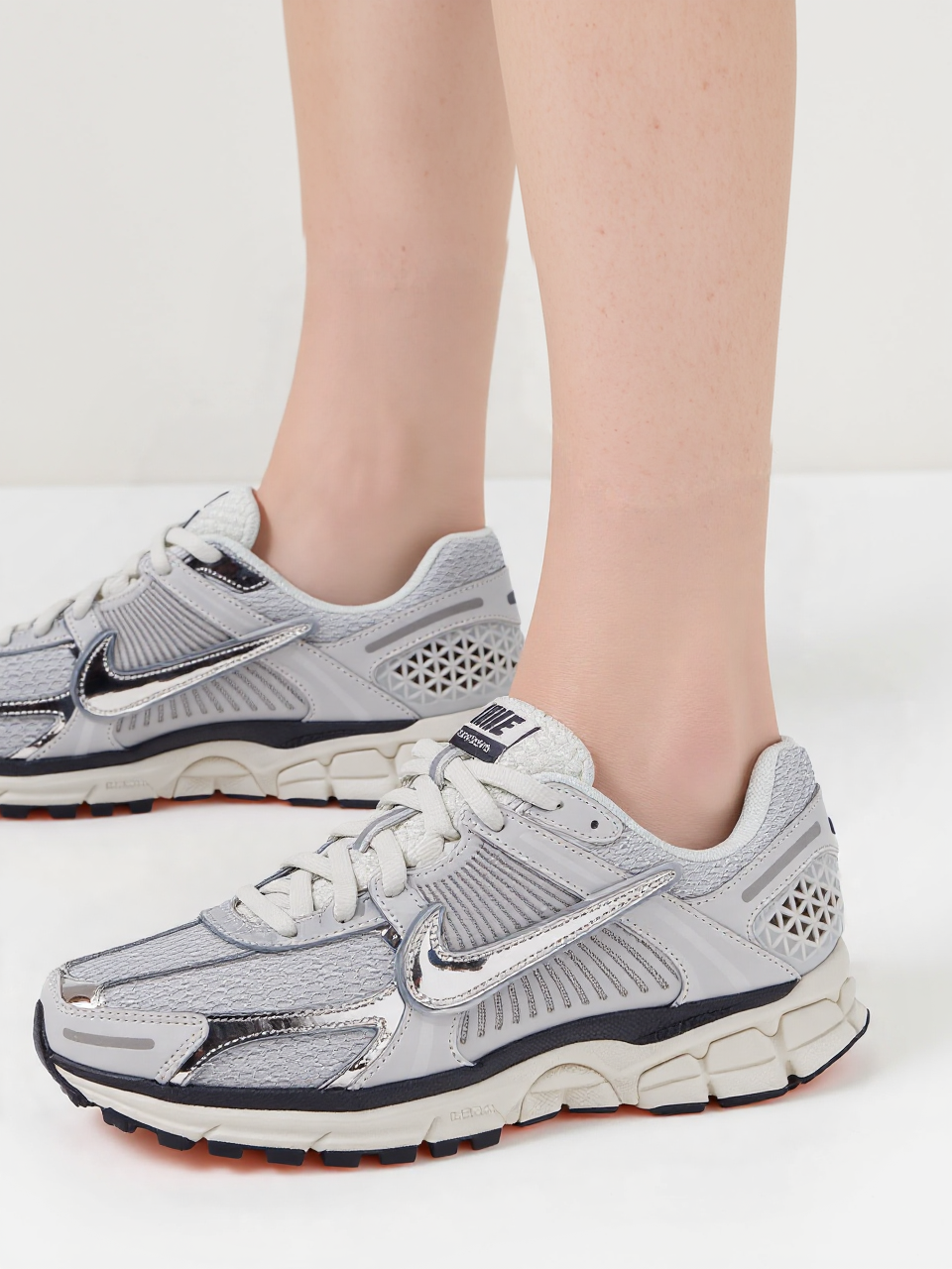 Nike Zoom Vomero 5 Photon Dust Metallic Silver