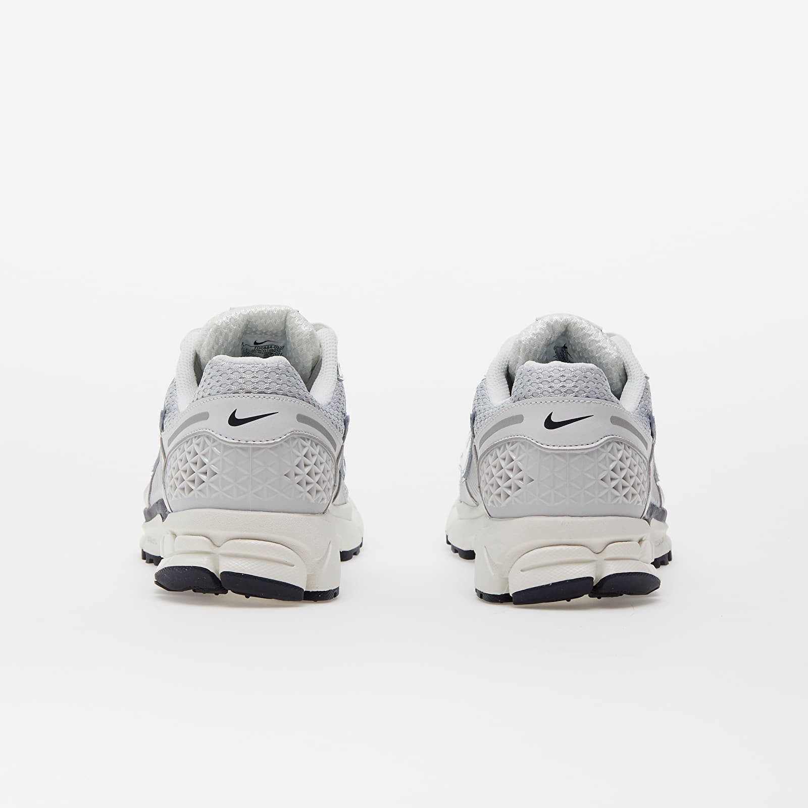 Nike Zoom Vomero 5 Photon Dust Metallic Silver