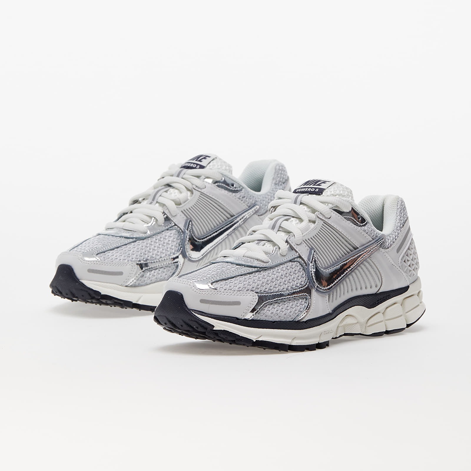 Nike Zoom Vomero 5 Photon Dust Metallic Silver