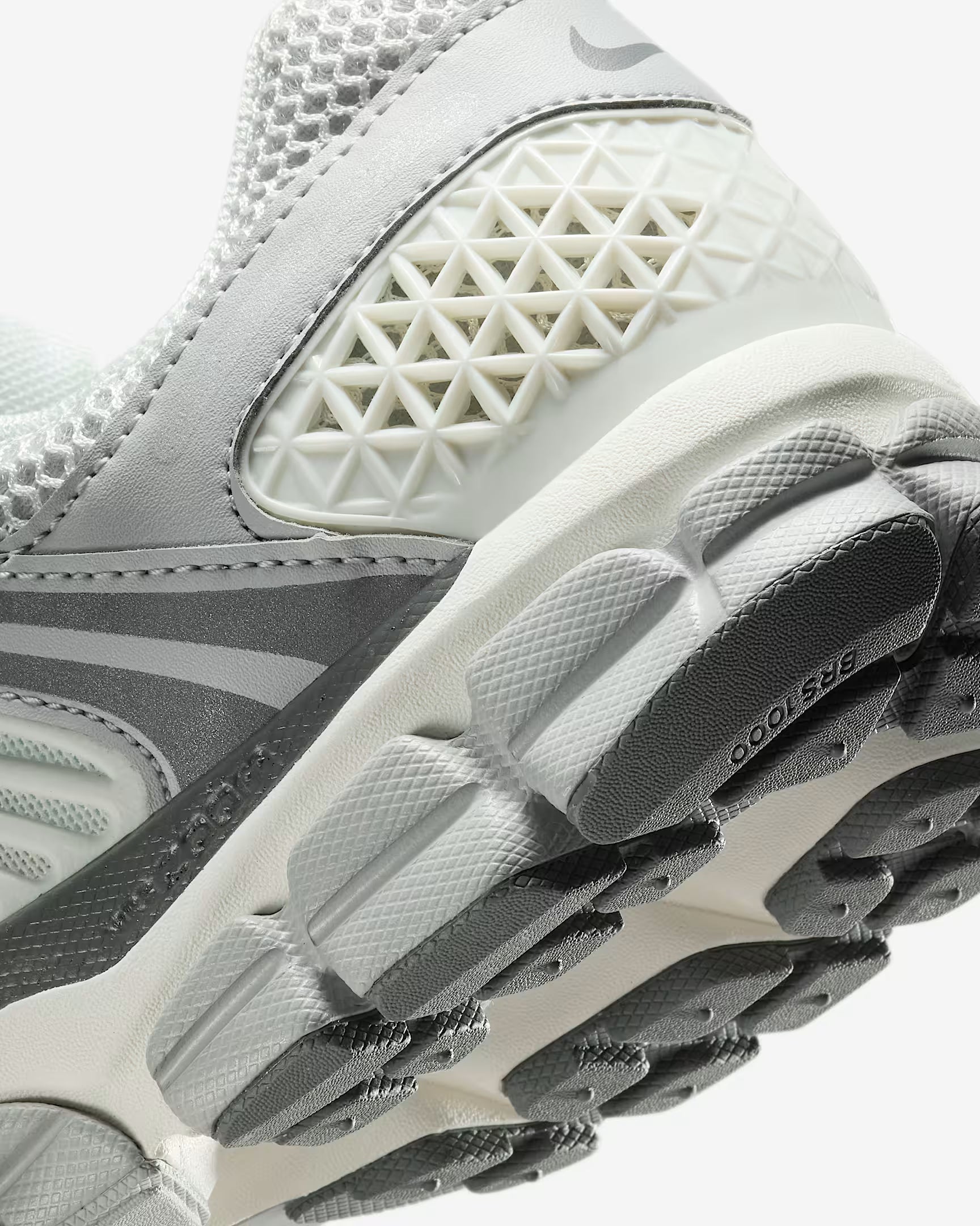 Nike Zoom Vomero 5 Metallic Silber