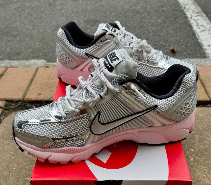 Nike Zoom Vomero 5 Photon Dust Pink Foam