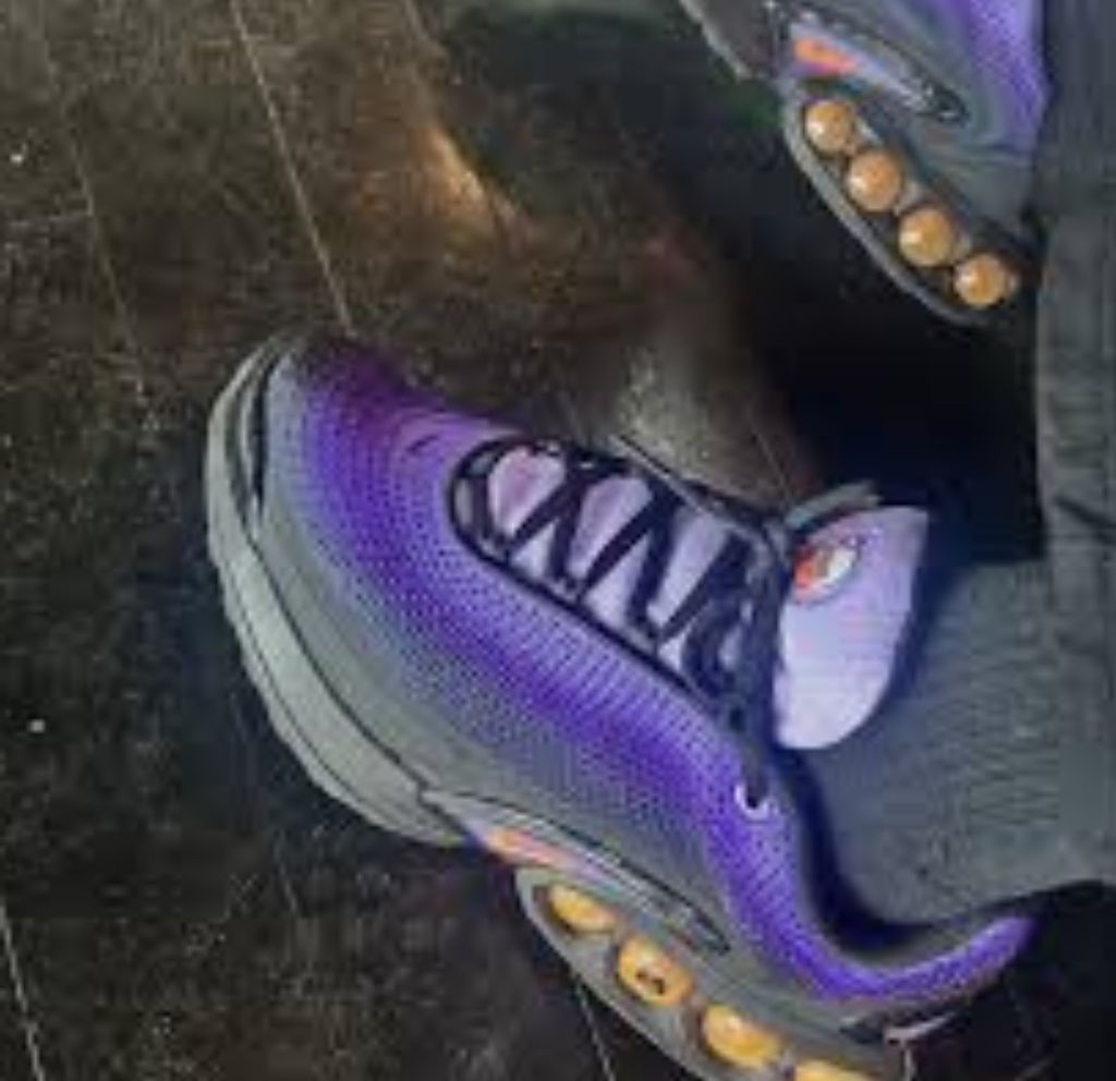 Nike Air Max DN SE Mittelviolett Total Orange