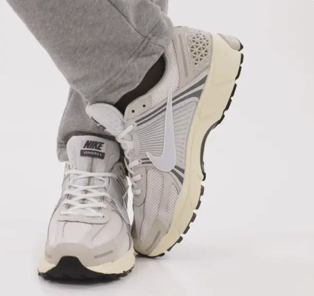 Nike Zoom Vomero 5 Platinum Tint