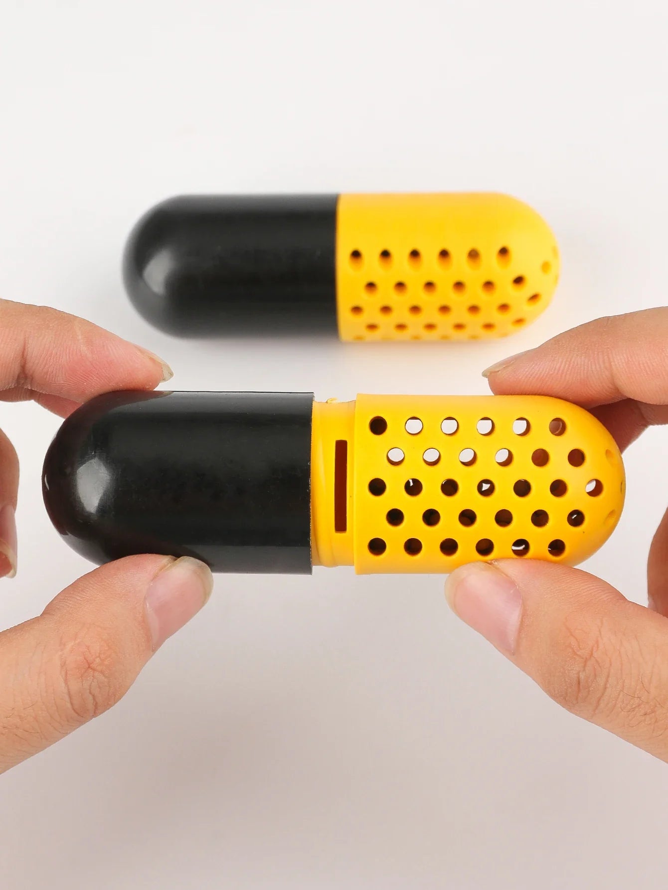 Desodorierende Kapseln von Mr. Sneakerseller – Feuchtigkeits- und Geruchskontrolle (2 / 4 Stück)