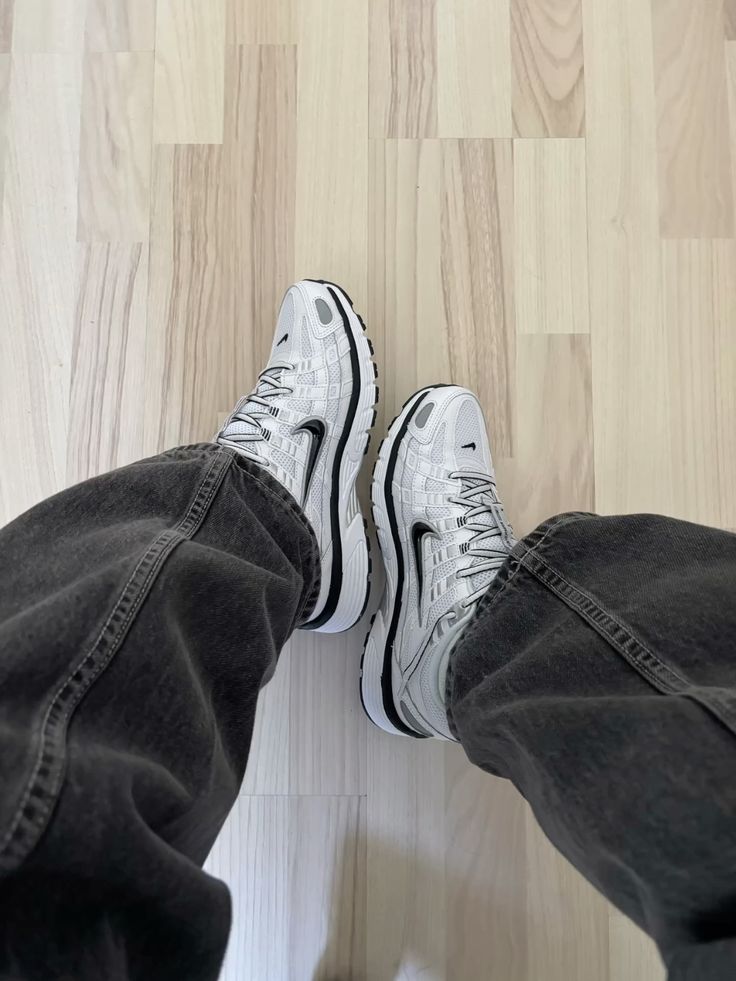 Nike P-6000 Weiß Metallic Silber Schwarz